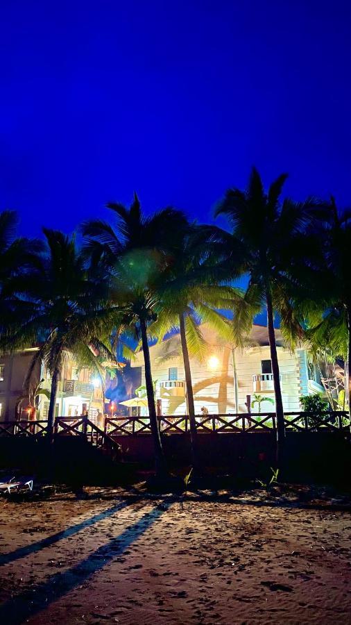 ホテル La Playita Lalawigan エクステリア 写真
