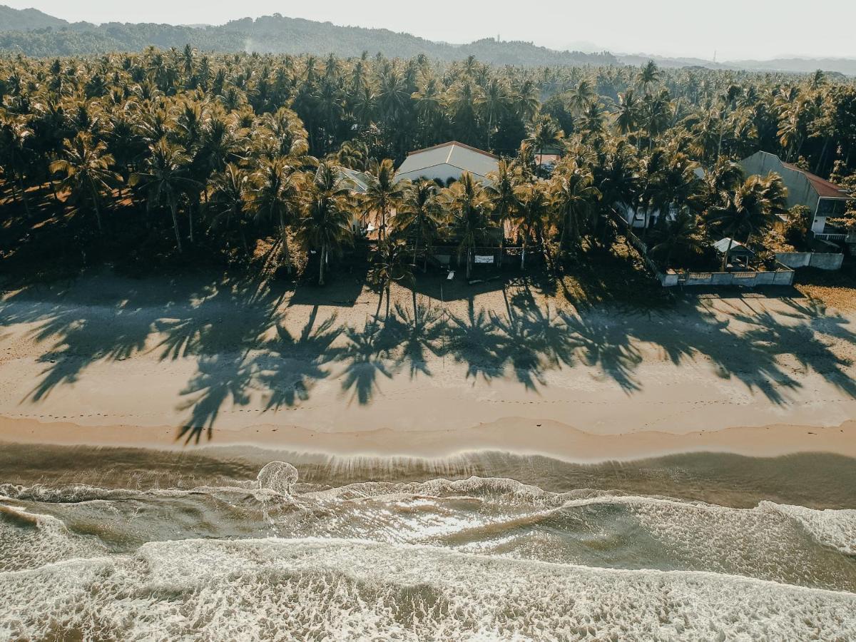 ホテル La Playita Lalawigan エクステリア 写真