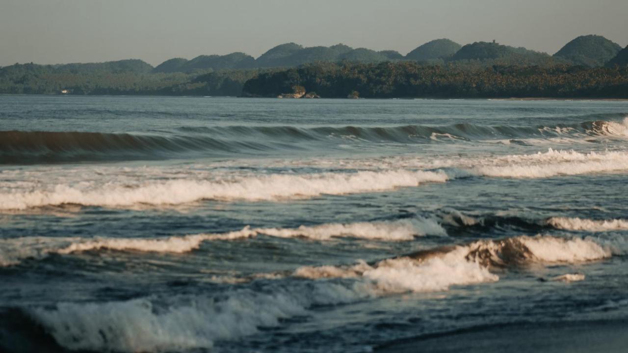 ホテル La Playita Lalawigan エクステリア 写真